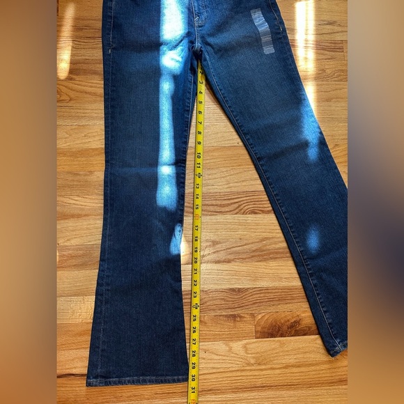 Old Navy Denim Just Below the Waist Bootcut Jeans Dark Wash Size 6 NWT - Picture 9 of 10